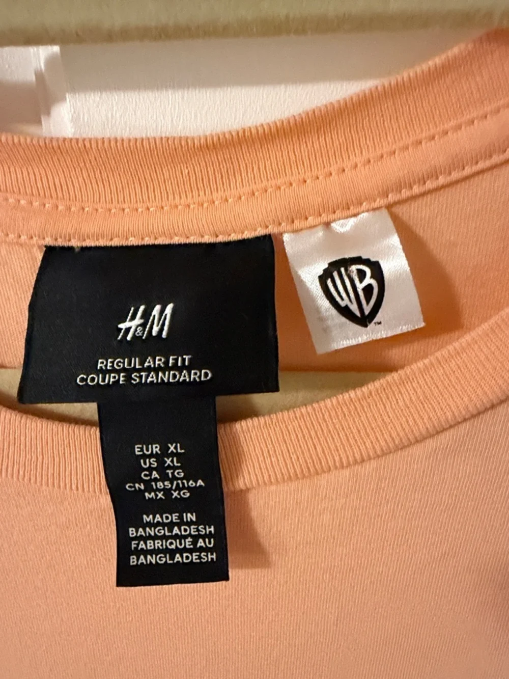 H&M Women’s Peach Looney Tunes Cartoon Tee Warner Bros. Soft 100% cotton  XL